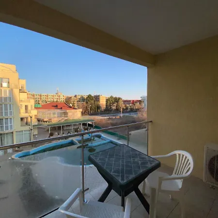 Vechna R 18 Sunny Apartment