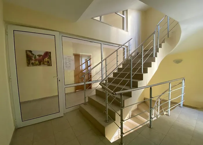 Vechna R 18 Sunny * Slantchev Briag