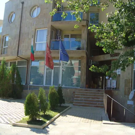 Vechna R 18 Sunny Apartmán *