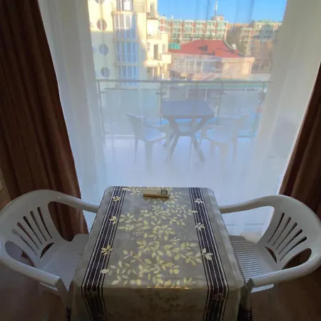 Vechna R 18 Sunny * Sluneční pobřeží