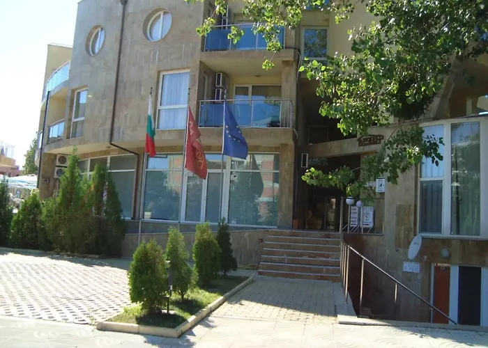 Vechna R 18 Sunny Апартаменты *